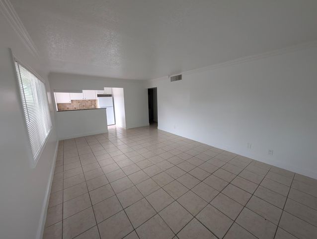 817 Lighthouse Drive Apt B, North Palm Beach, FL 33408