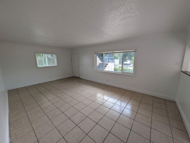 817 Lighthouse Drive Apt B, North Palm Beach, FL 33408