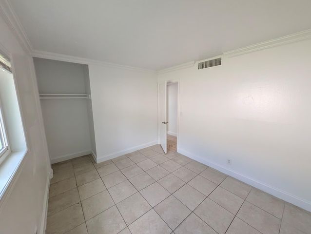 817 Lighthouse Drive Apt B, North Palm Beach, FL 33408