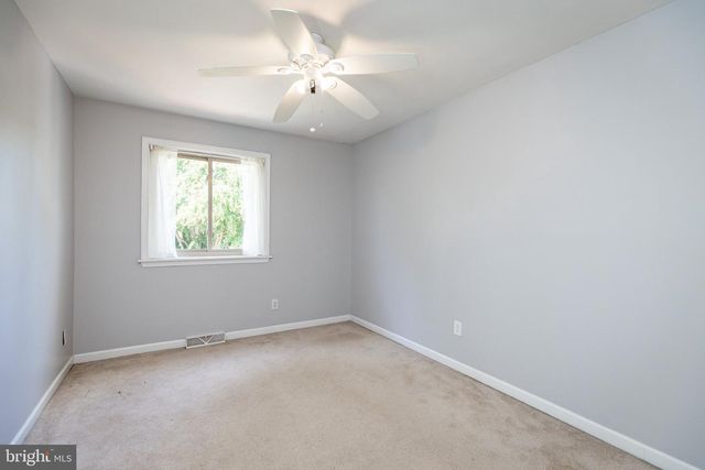 4804 HOGAN DR, Wilmington, DE 19808
