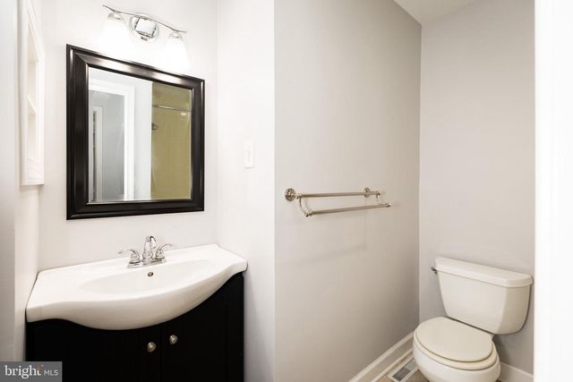 4804 HOGAN DR, Wilmington, DE 19808