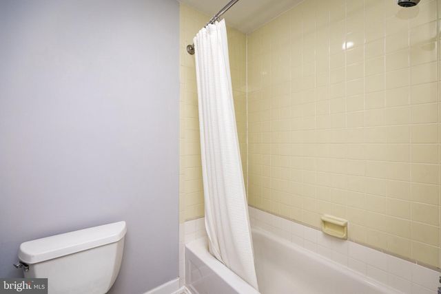 4804 HOGAN DR, Wilmington, DE 19808