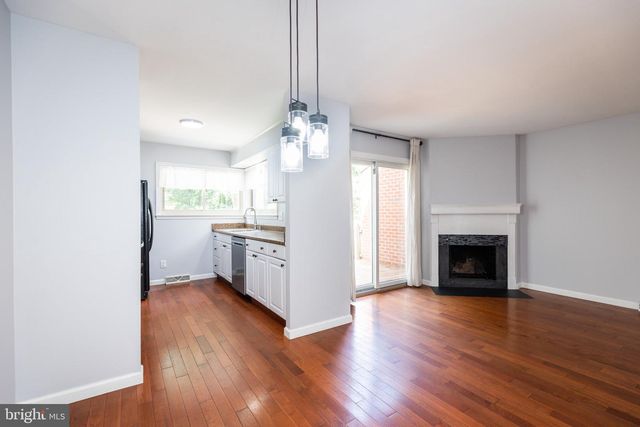 4804 HOGAN DR, Wilmington, DE 19808