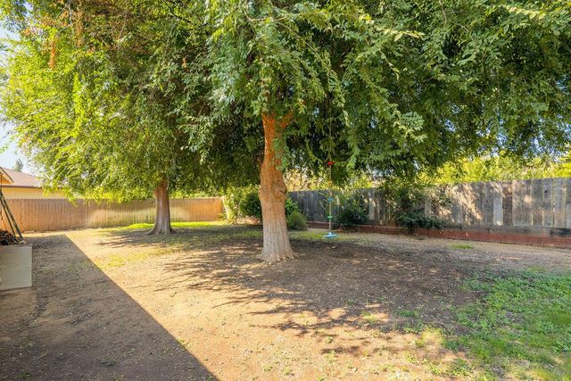 6085 N 10th Street, Fresno, CA 93710