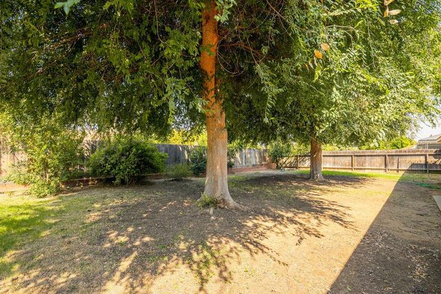 6085 N 10th Street, Fresno, CA 93710