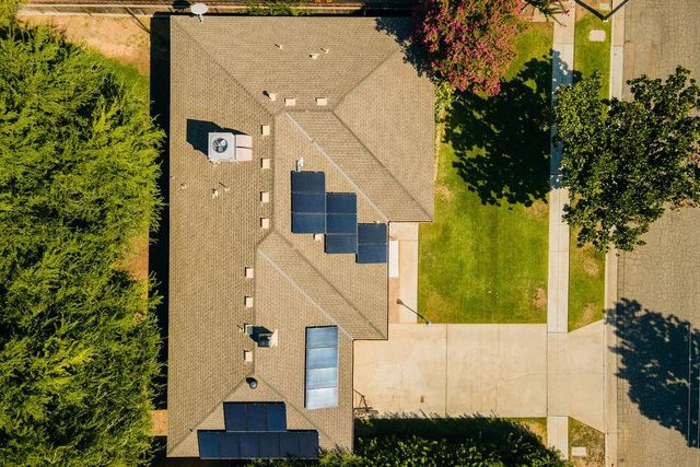 6085 N 10th Street, Fresno, CA 93710