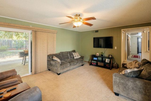 6085 N 10th Street, Fresno, CA 93710