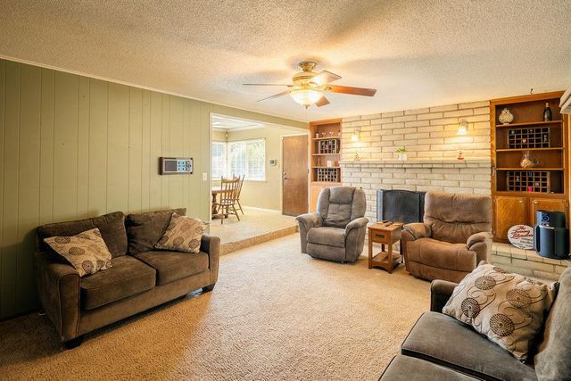 6085 N 10th Street, Fresno, CA 93710