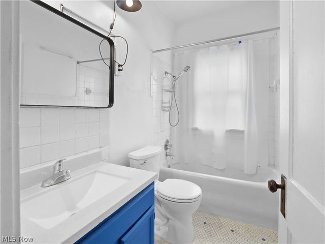 3141 Kensington Road, Cleveland Heights, OH 44118