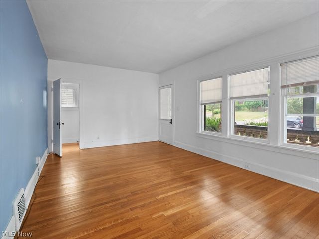 3141 Kensington Road, Cleveland Heights, OH 44118