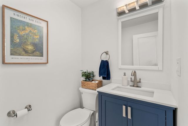 6 Ash St, Natick, MA 01760