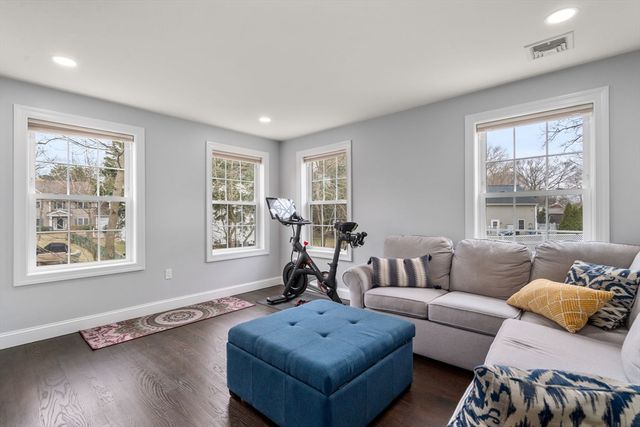 6 Ash St, Natick, MA 01760