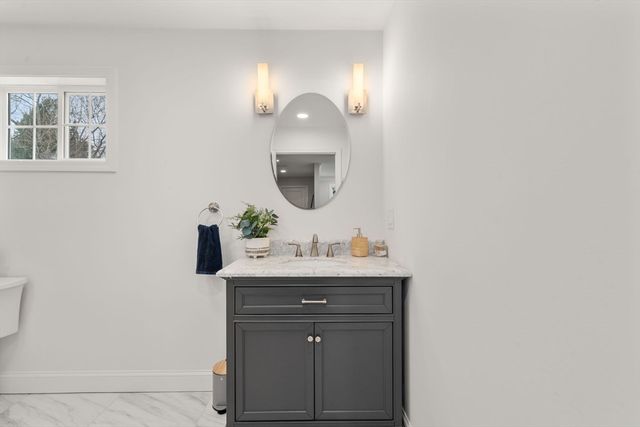 6 Ash St, Natick, MA 01760