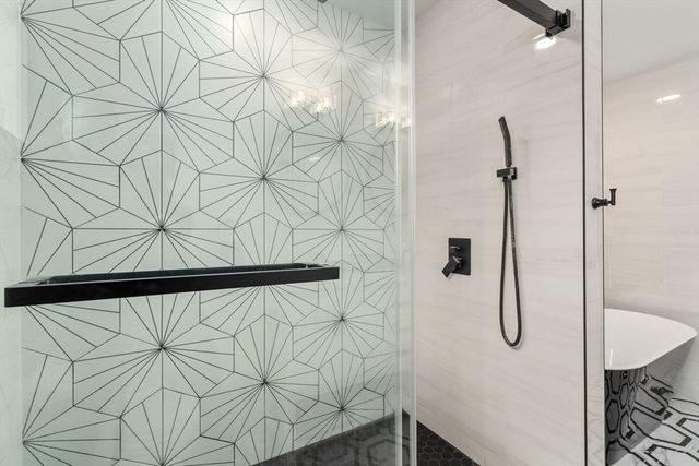 6 Ash St, Natick, MA 01760