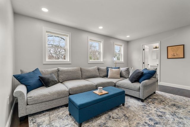 6 Ash St, Natick, MA 01760