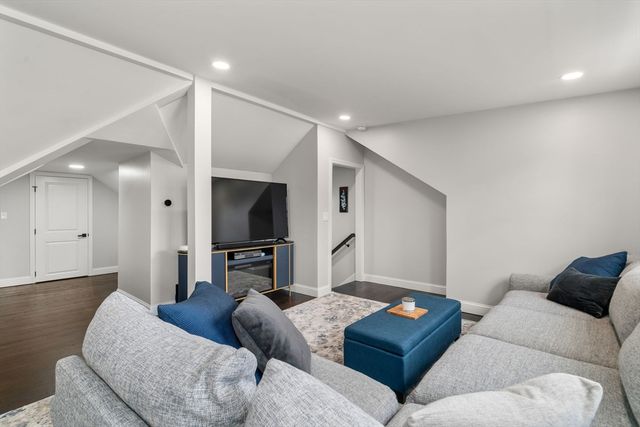 6 Ash St, Natick, MA 01760