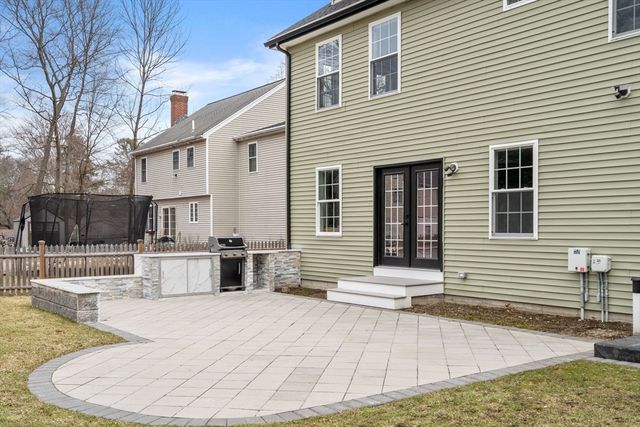 6 Ash St, Natick, MA 01760