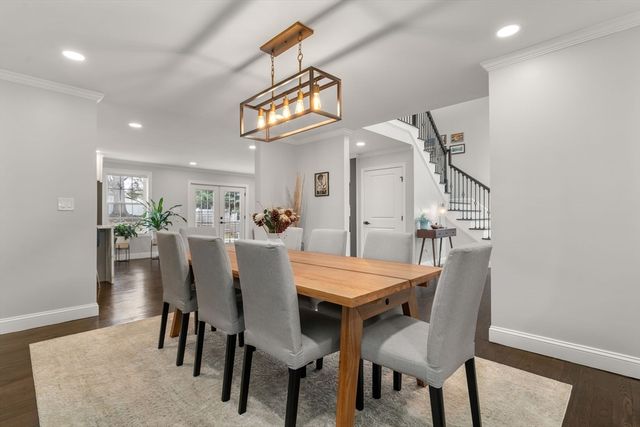 6 Ash St, Natick, MA 01760