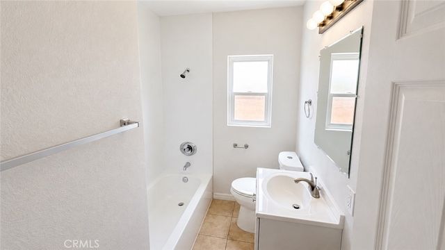 2211 S Sycamore, Los Angeles, CA 90016