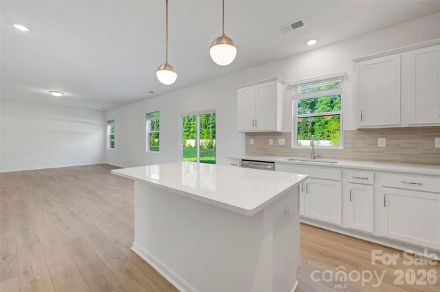 512 Willoughby Park Drive, Monroe, NC 28112