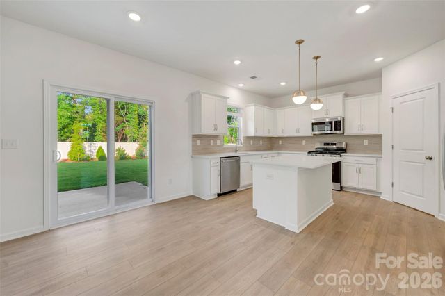 512 Willoughby Park Drive, Monroe, NC 28112