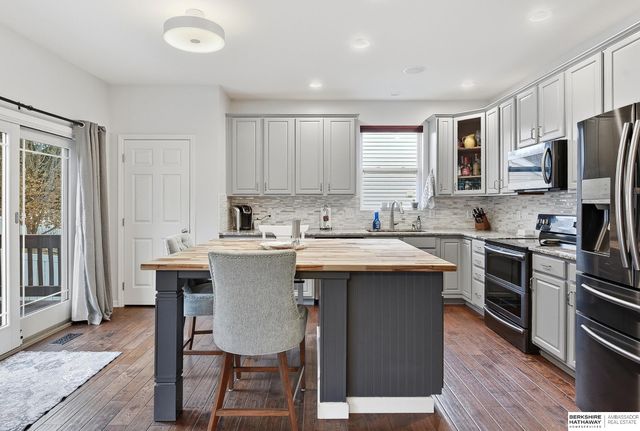 1408 N 209th Avenue, Elkhorn, NE 68022