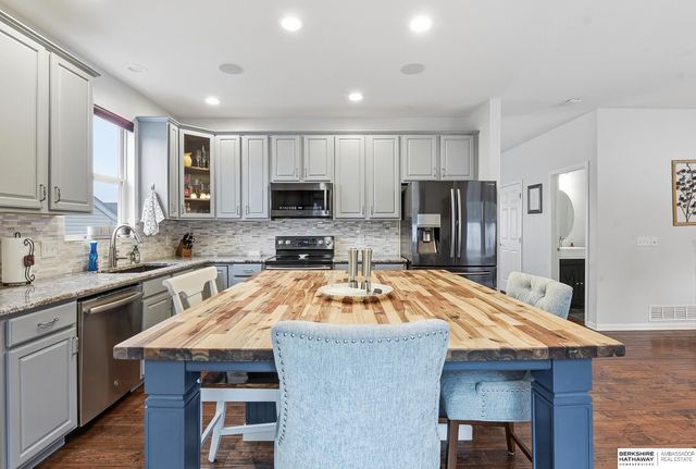 1408 N 209th Avenue, Elkhorn, NE 68022