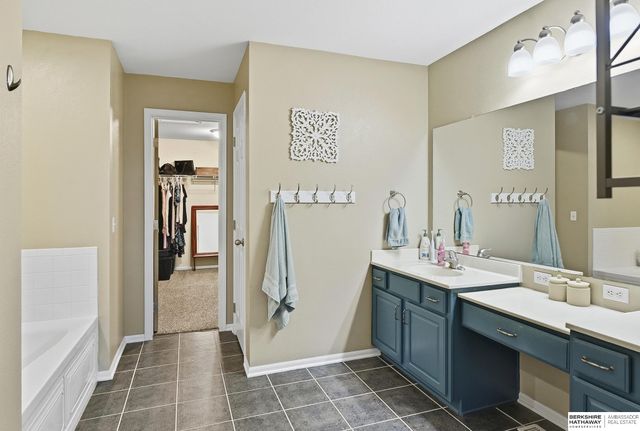 1408 N 209th Avenue, Elkhorn, NE 68022