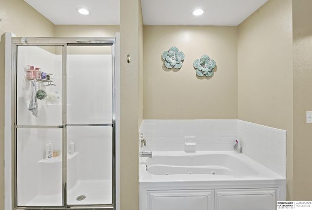 1408 N 209th Avenue, Elkhorn, NE 68022