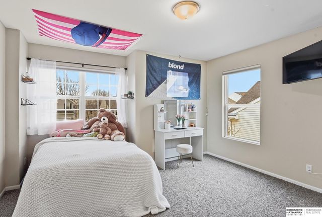 1408 N 209th Avenue, Elkhorn, NE 68022