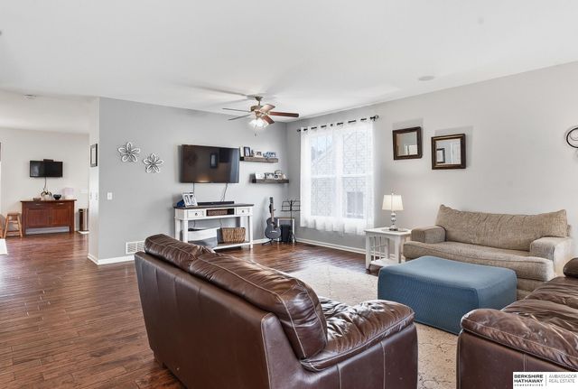 1408 N 209th Avenue, Elkhorn, NE 68022