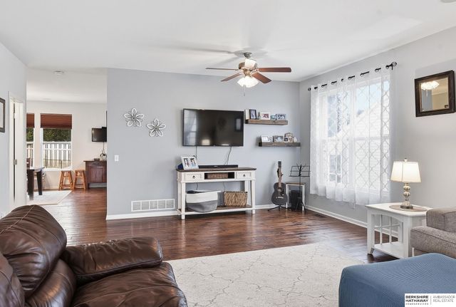 1408 N 209th Avenue, Elkhorn, NE 68022