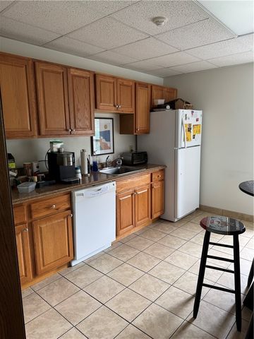 109 Mcknight Park Dr, Ross Twp, PA 15237