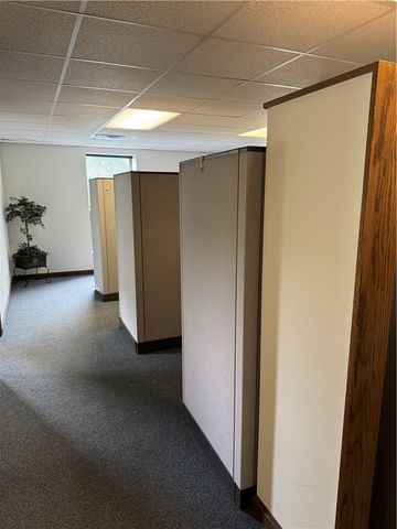 109 Mcknight Park Dr, Ross Twp, PA 15237