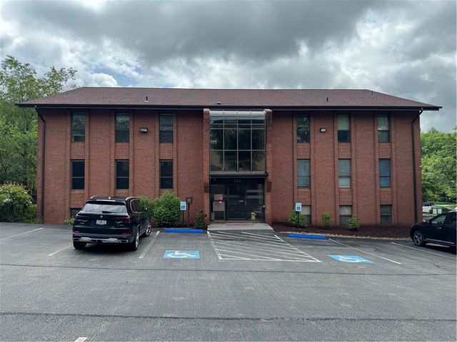 109 Mcknight Park Dr, Ross Twp, PA 15237