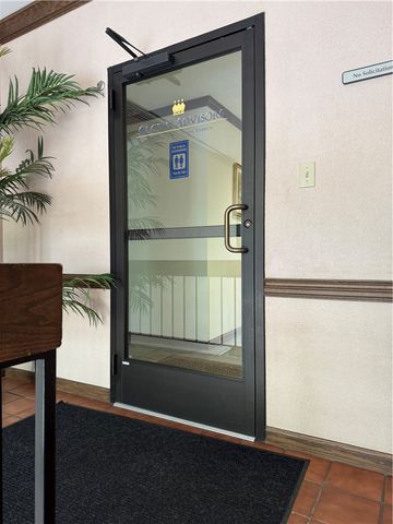 109 Mcknight Park Dr, Ross Twp, PA 15237