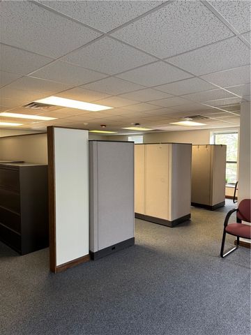 109 Mcknight Park Dr, Ross Twp, PA 15237