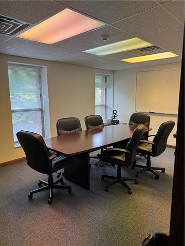 109 Mcknight Park Dr, Ross Twp, PA 15237