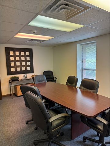 109 Mcknight Park Dr, Ross Twp, PA 15237