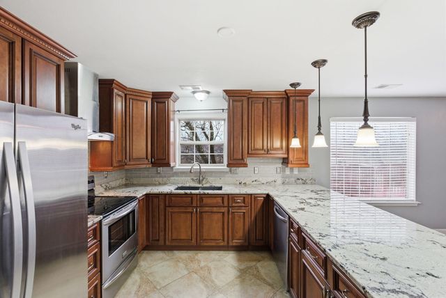 617 John Sutherland Drive, Nicholasville, KY 40356