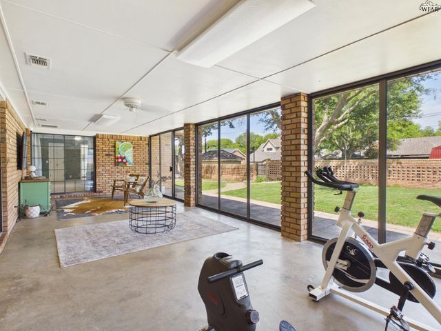 900 MOHAWK DRIVE, Burkburnett, TX 76354