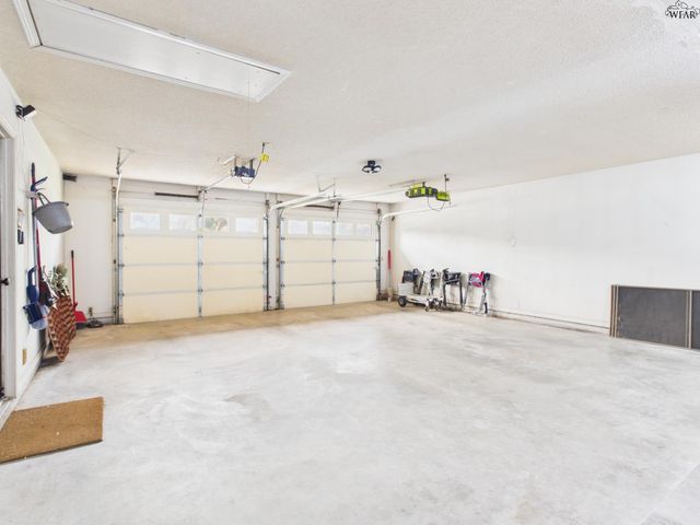 900 MOHAWK DRIVE, Burkburnett, TX 76354