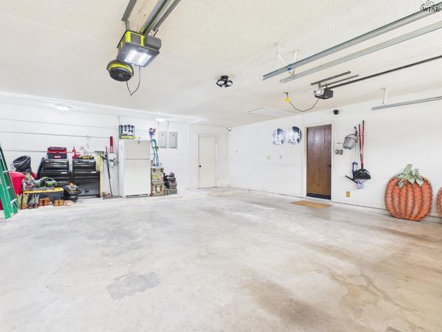 900 MOHAWK DRIVE, Burkburnett, TX 76354