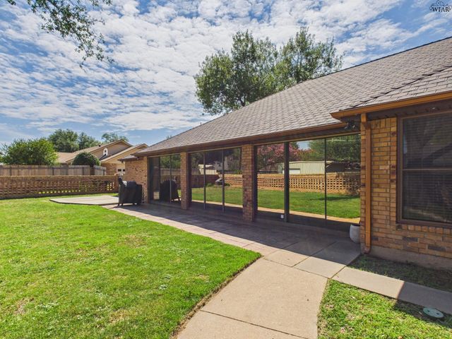 900 MOHAWK DRIVE, Burkburnett, TX 76354