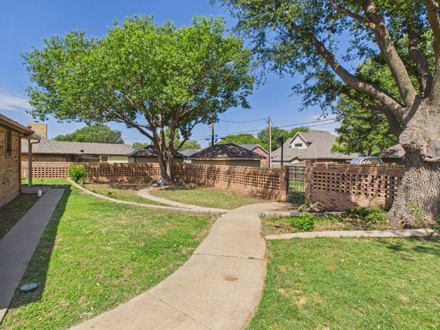 900 MOHAWK DRIVE, Burkburnett, TX 76354