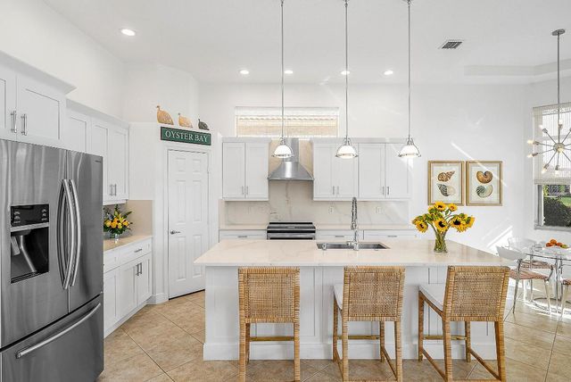 9666 Via Elegante, Wellington, FL 33411