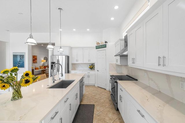 9666 Via Elegante, Wellington, FL 33411