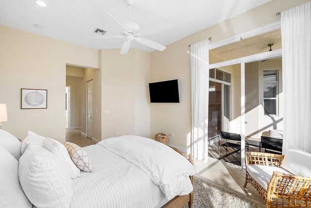 9666 Via Elegante, Wellington, FL 33411