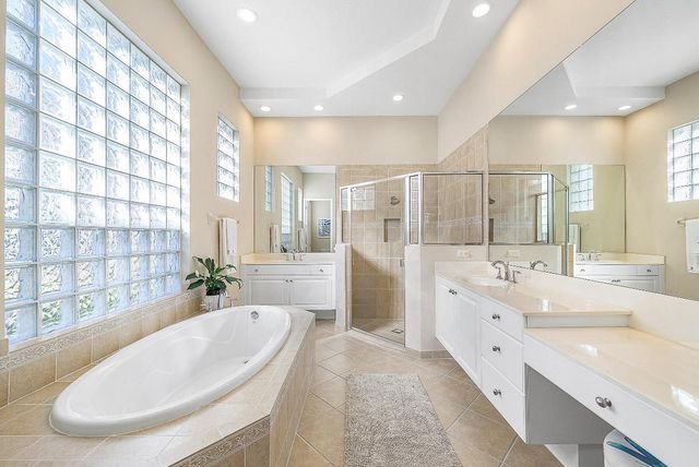 9666 Via Elegante, Wellington, FL 33411