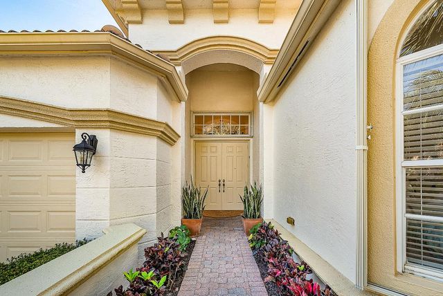 9666 Via Elegante, Wellington, FL 33411